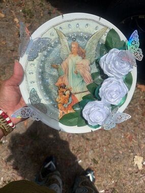 Decorative Guardian Angel Plate, made of epoxy resin—10.5 inches—New.